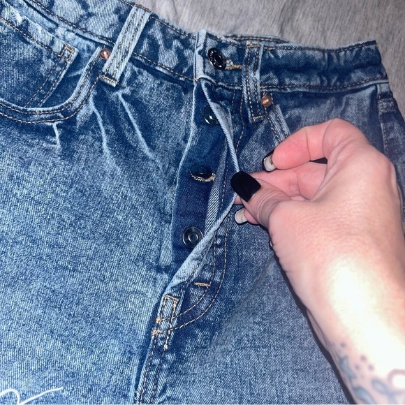 Wild Fable Y2K Distressed Hi Waisted Button Fly Cut Off Blue Jean Shorts Size 4 - Picture 3 of 8